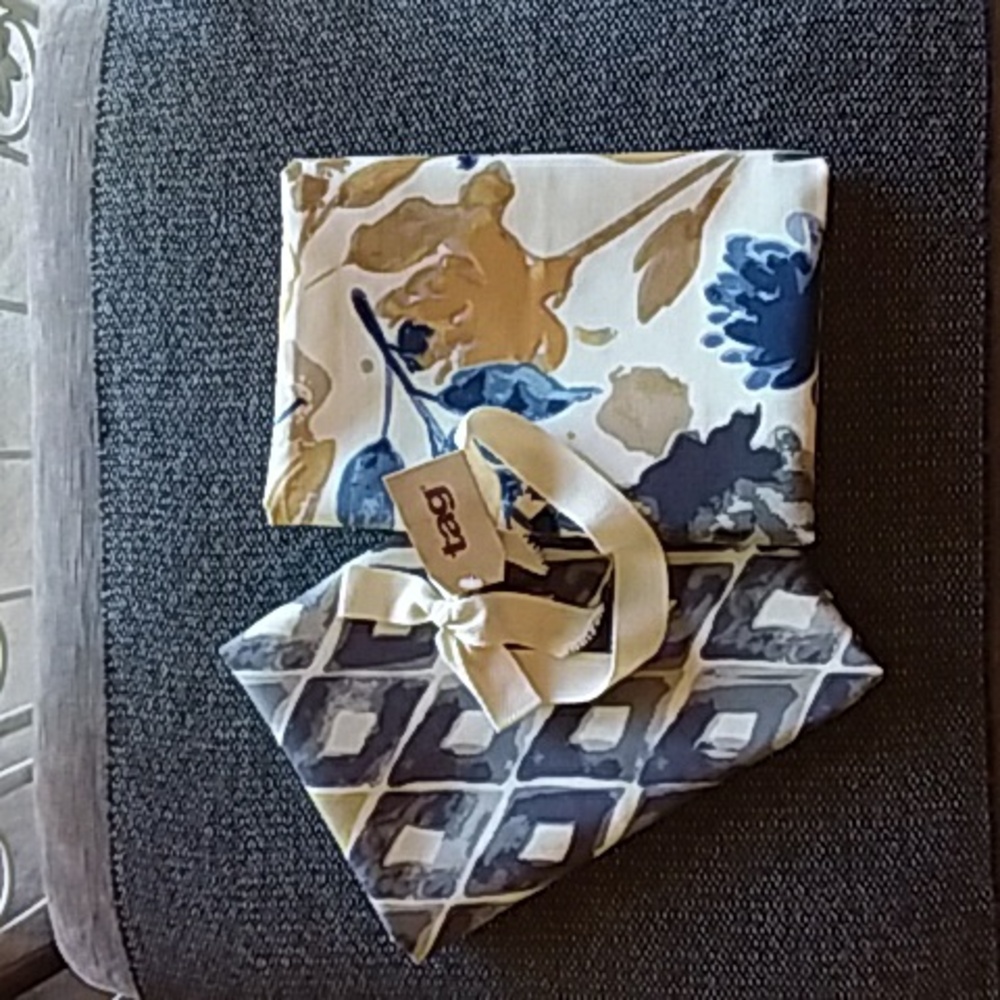 NWT Tag Print DishTowels